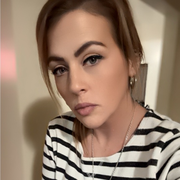 Meet your Posher, Destiny - Picture 3 of 5